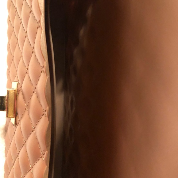 INSPIRED RUBBER HANDBAG - Picture 2 of 4